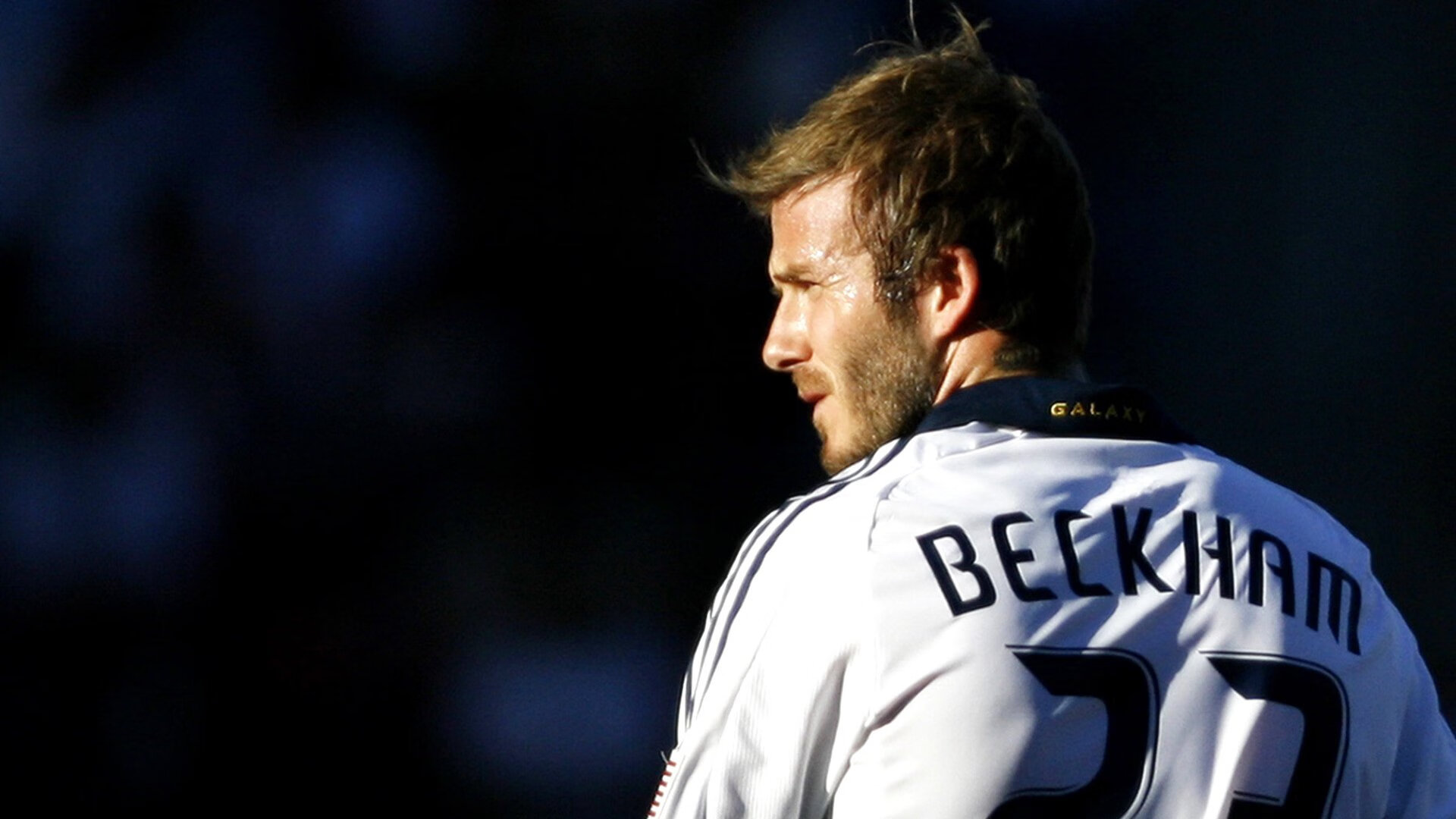 体育娱乐平台-王者归来！萨拉赫闪耀安菲尔德，独造三球引爆红军主场！王者归来！萨拉赫独造三球闪耀安菲尔德